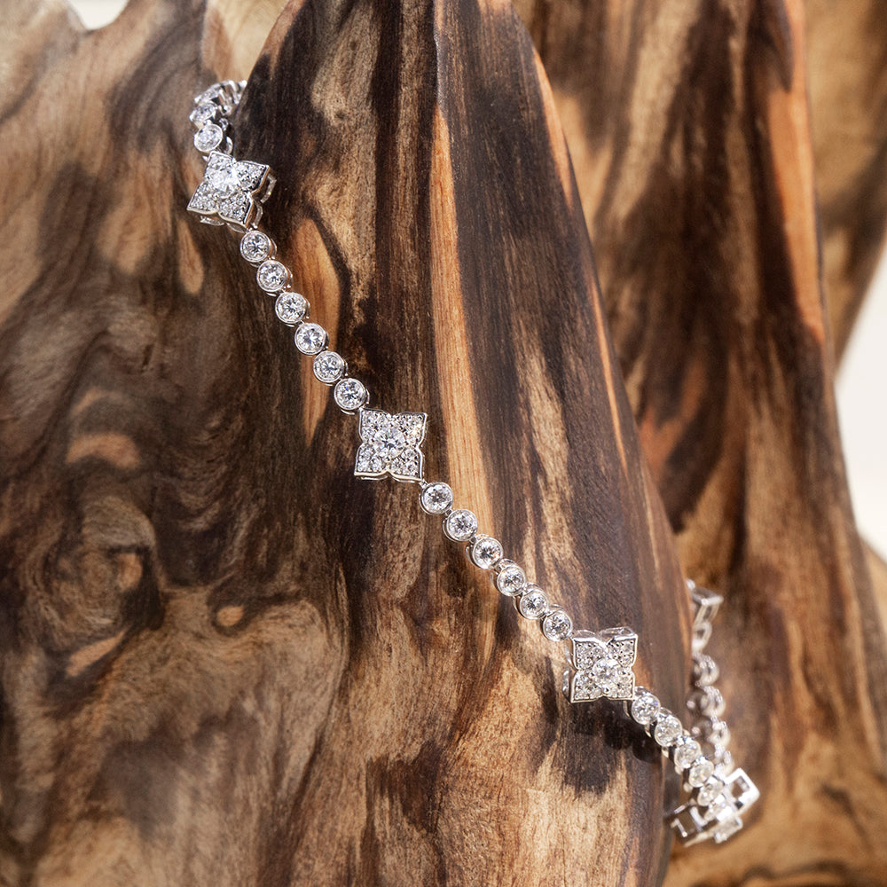 Ecob-641: プリズム・オブ・グレース – 18Kホワイトゴールド製ラボグロウンダイヤモンドブレスレット