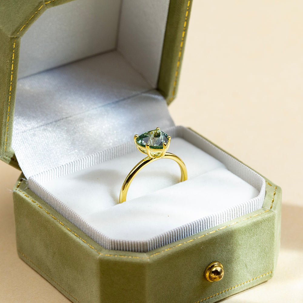 Eco-1907: Heart of Verdant Light – Lab-Grown Green Diamond Ring in 18K Yellow Gold