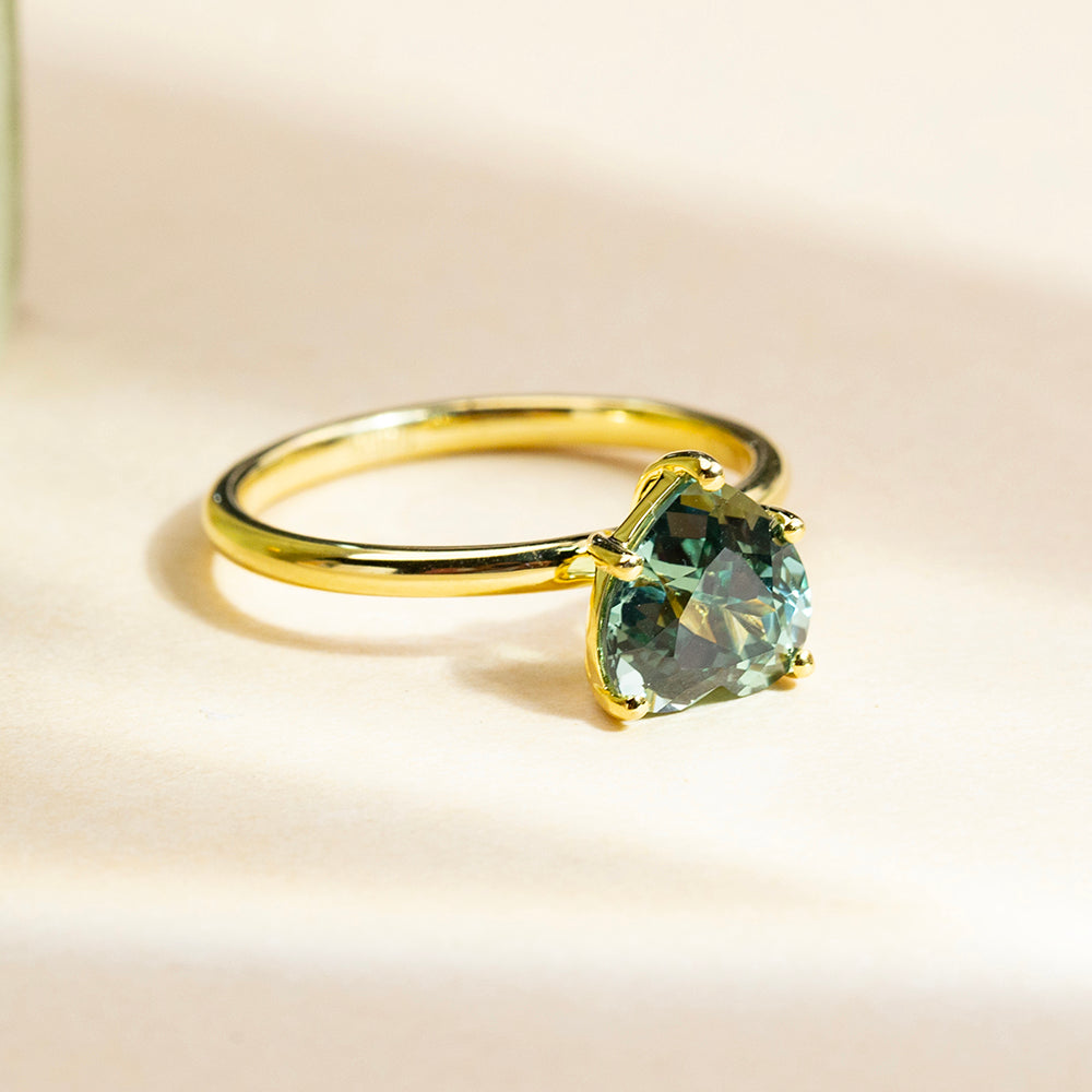 Eco-1907: Heart of Verdant Light – Lab-Grown Green Diamond Ring in 18K Yellow Gold