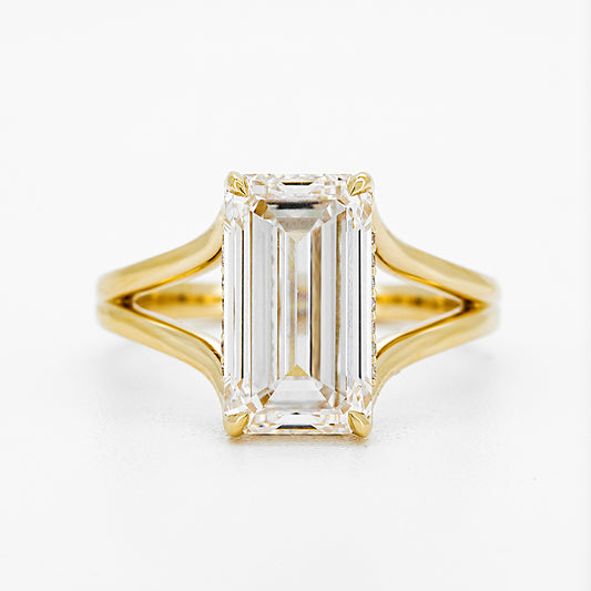 Eco-1912: Golden Axis – Lab-Grown Emerald-Cut Diamond Split Shank Ring in 18K Yellow Gold