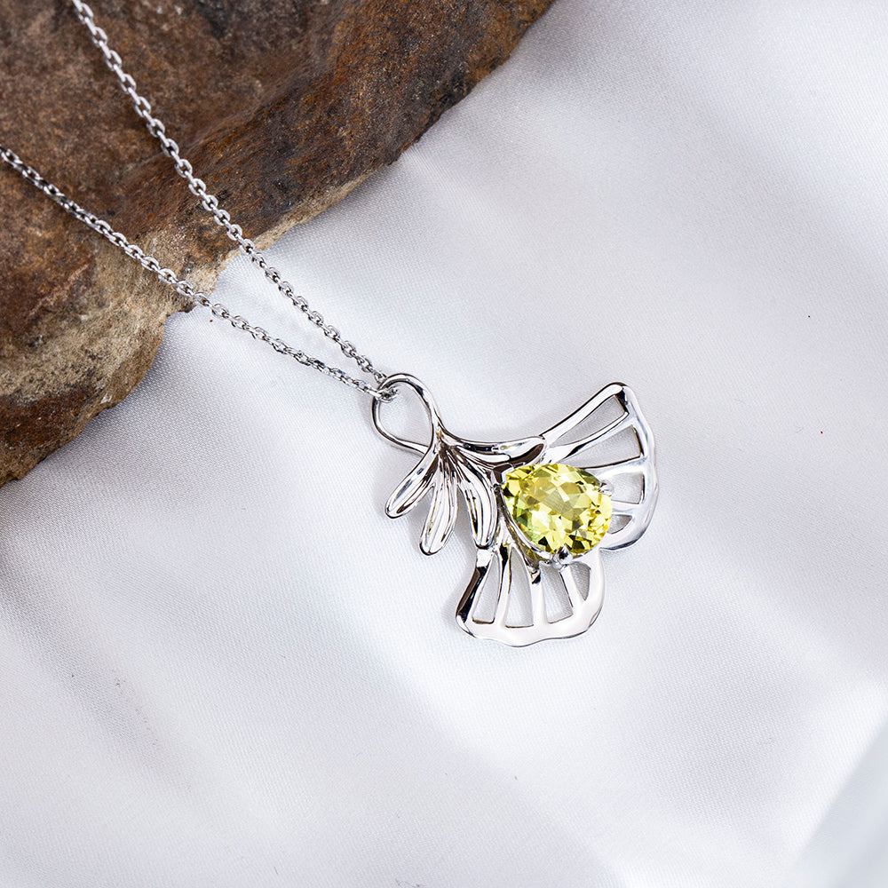 Econ-895 — The Whispering Bloom Lab Diamond Pendant