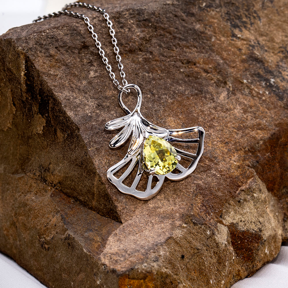 Econ-895 — The Whispering Bloom Lab Diamond Pendant