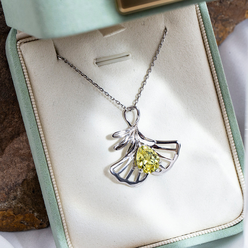 Econ-895 — The Whispering Bloom Lab Diamond Pendant