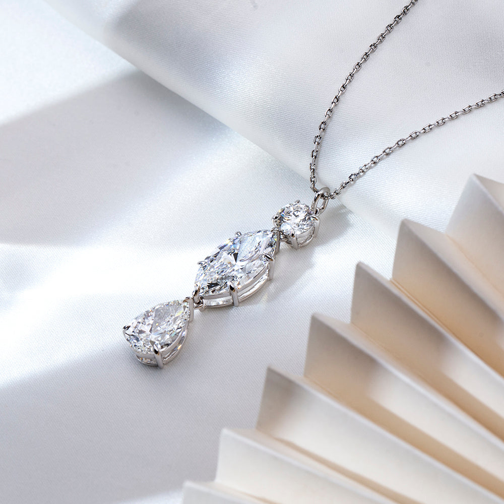 Econ-897 — The Trilogy of Light Lab Diamond Pendant