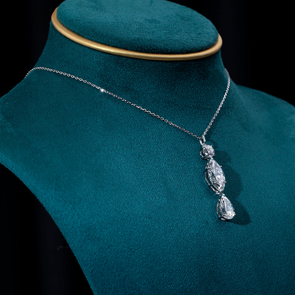 Econ-897 — The Trilogy of Light Lab Diamond Pendant