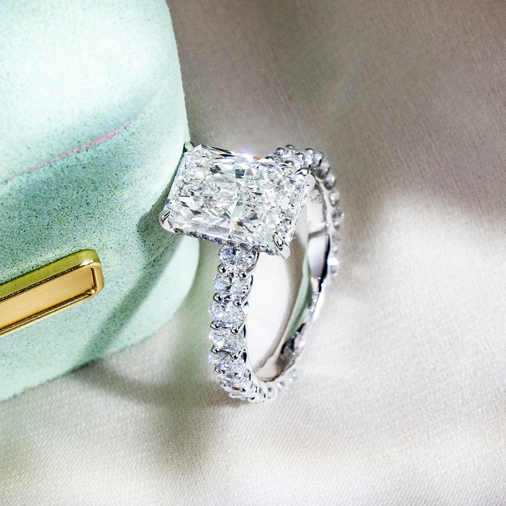 Eco-1832: Radiant Promise – Lab-Grown Diamond Engagement Ring in 18K White Gold