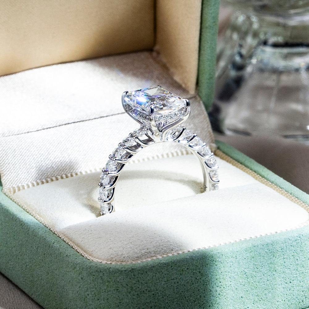 Eco-1832: Radiant Promise – Lab-Grown Diamond Engagement Ring in 18K White Gold