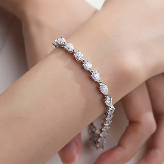 Ecob-622 | Lumière de Goutte Lab Diamond Bracelet in 18K Gold