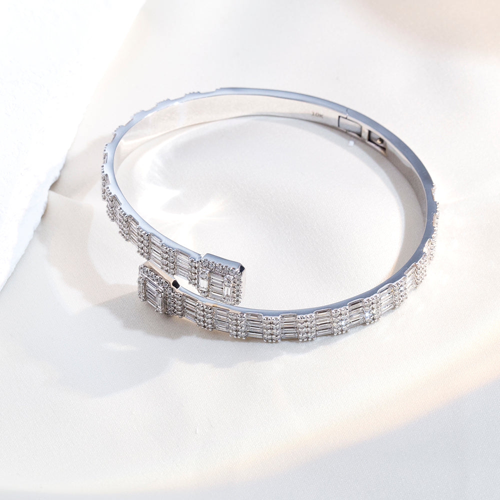 Ecob-639: 輝くグリッド – ラボグロウンバゲットダイヤモンドブレスレット（18Kホワイトゴールド） 