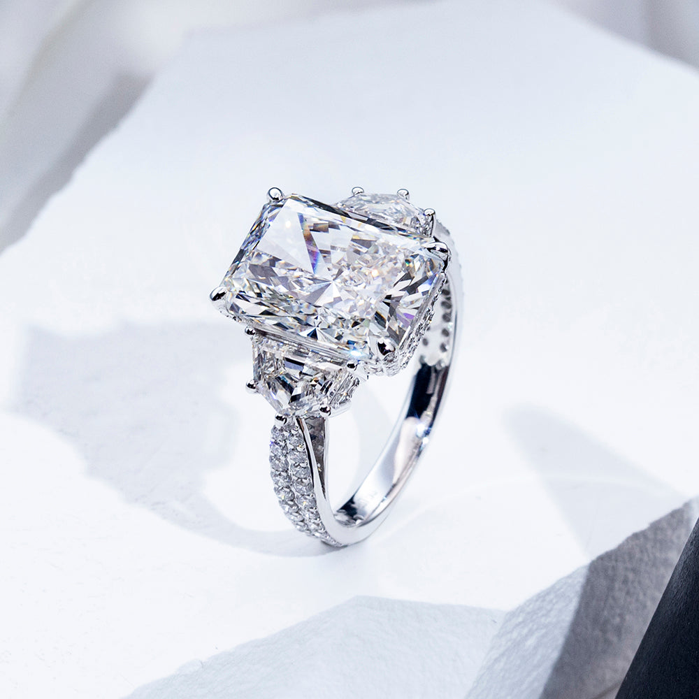 Eco-1875: Radiant Majesty – Lab-Grown Diamond Statement Ring in 18K White Gold
