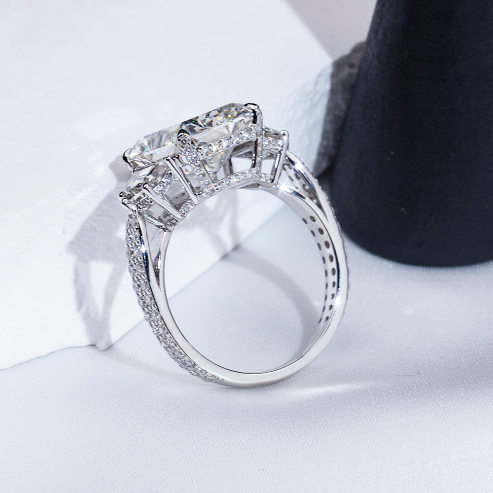 Eco-1875: Radiant Majesty – Lab-Grown Diamond Statement Ring in 18K White Gold
