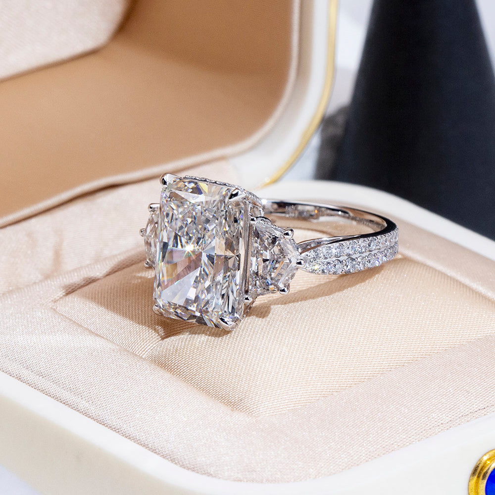 Eco-1875: Radiant Majesty – Lab-Grown Diamond Statement Ring in 18K White Gold