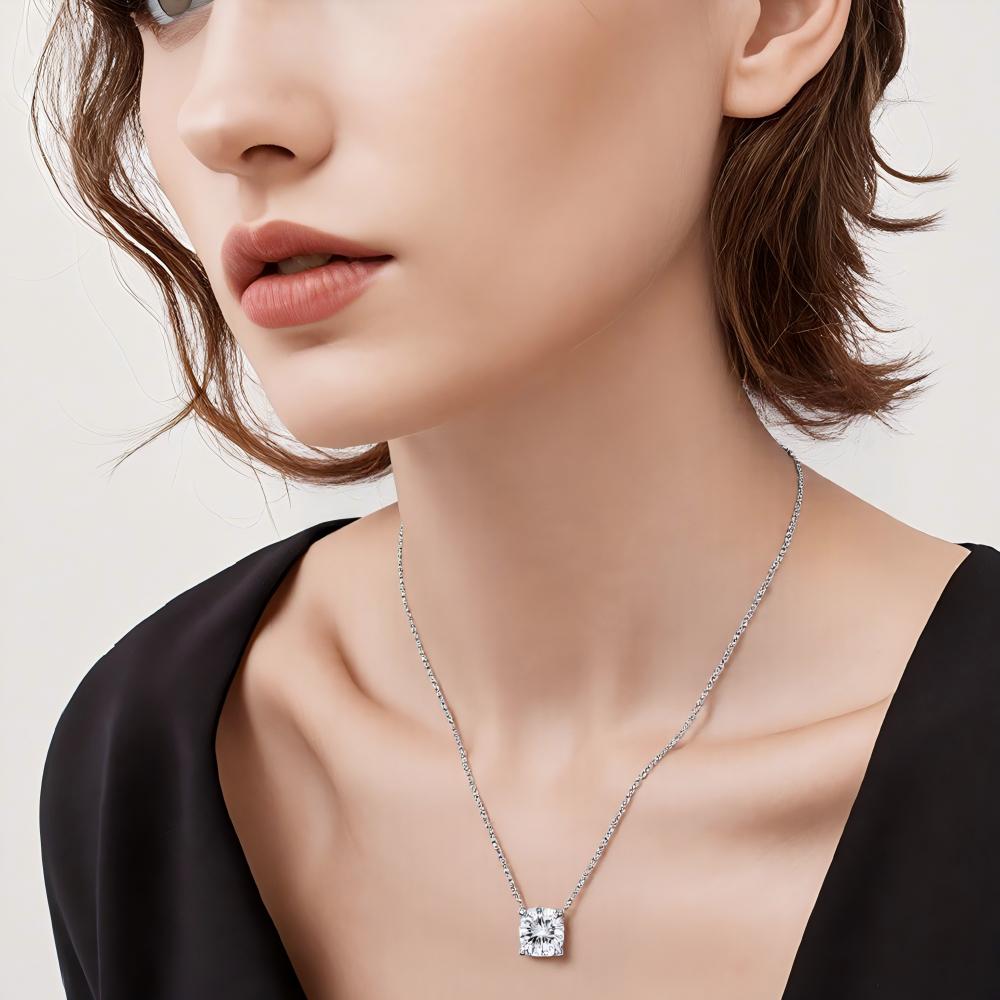 Econ-890 — The Quiet Flame Lab Diamond Cushion Pendant