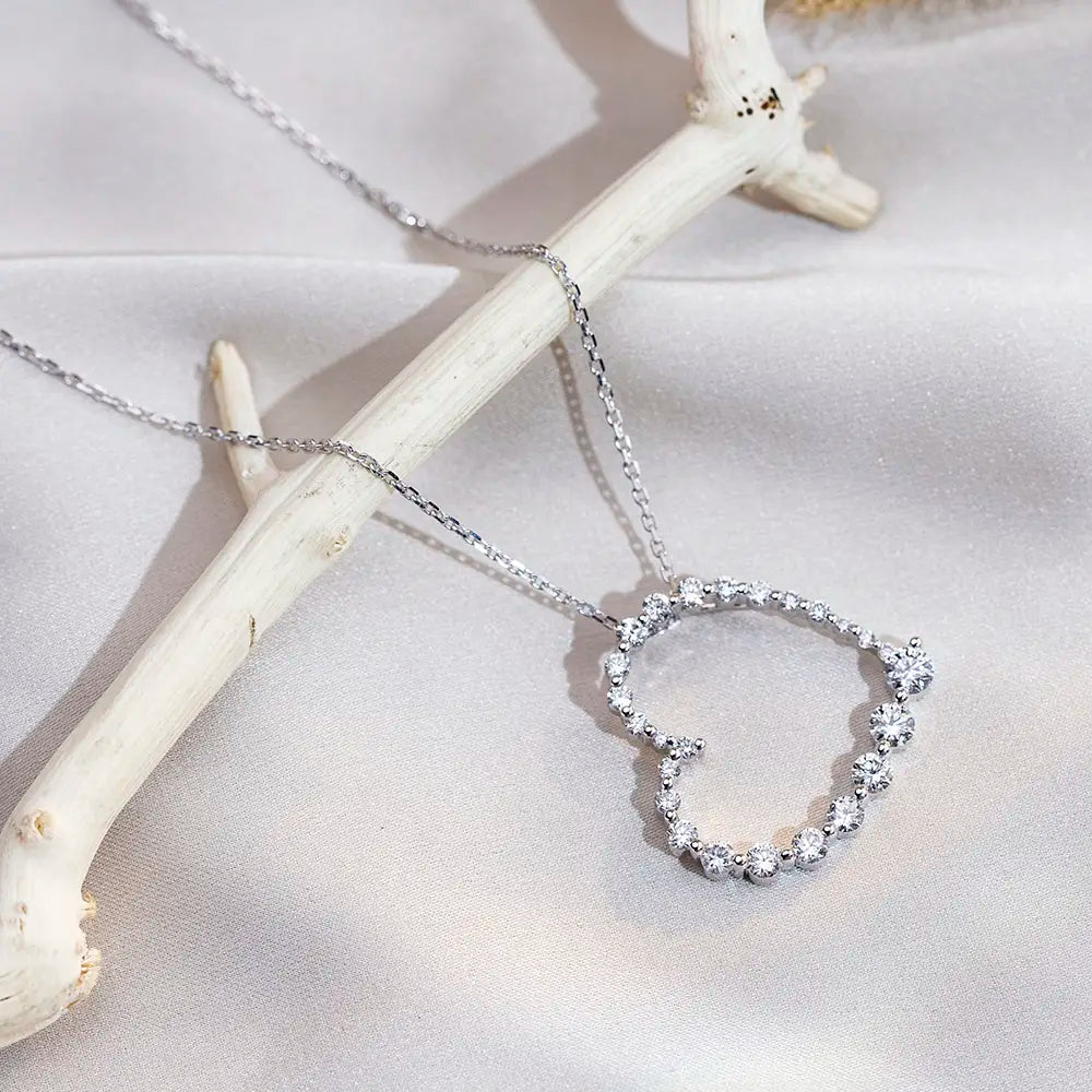 Econ-846 — The Heartline of Light Lab Diamond Pendant