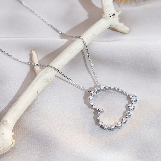Econ-846 — The Heartline of Light Lab Diamond Pendant