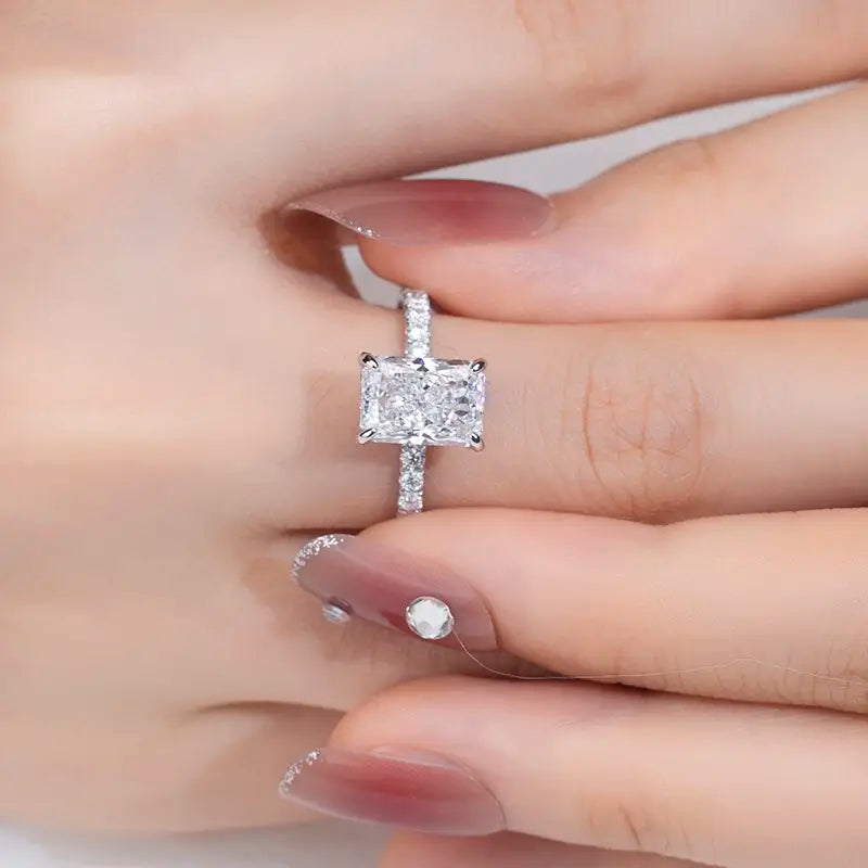 Eco-776 2CT E VS1 Radiant-Cut Lab-Grown Diamond Ring in PT950 Platinum