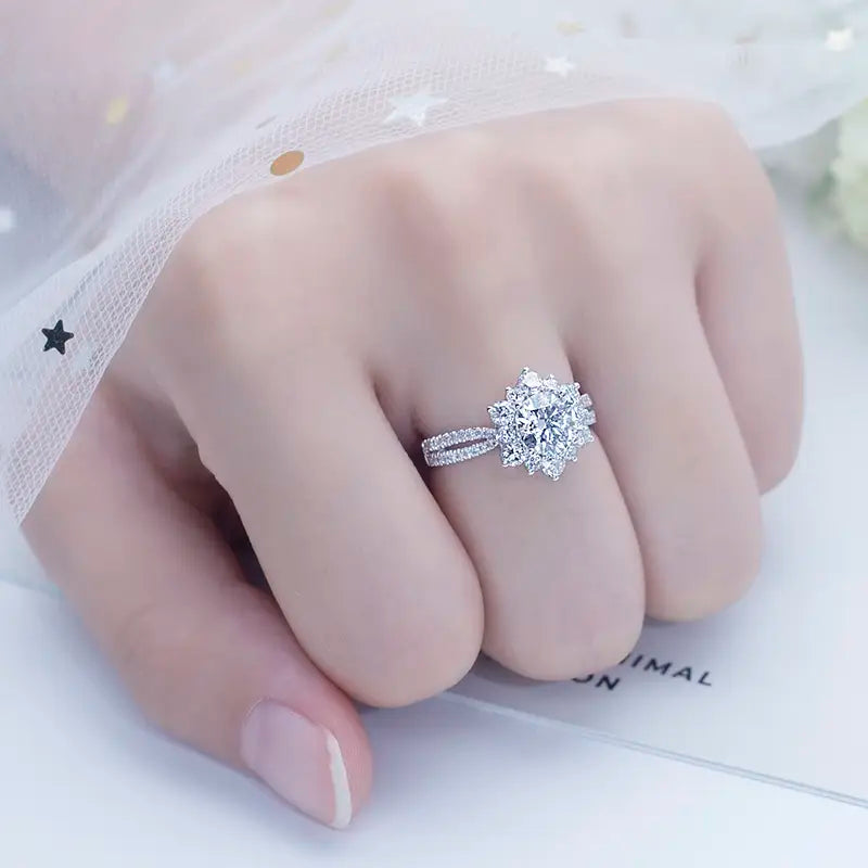 Eco-589 | 18K White Gold 1CT Round-Cut Lab-Grown Diamond Ring