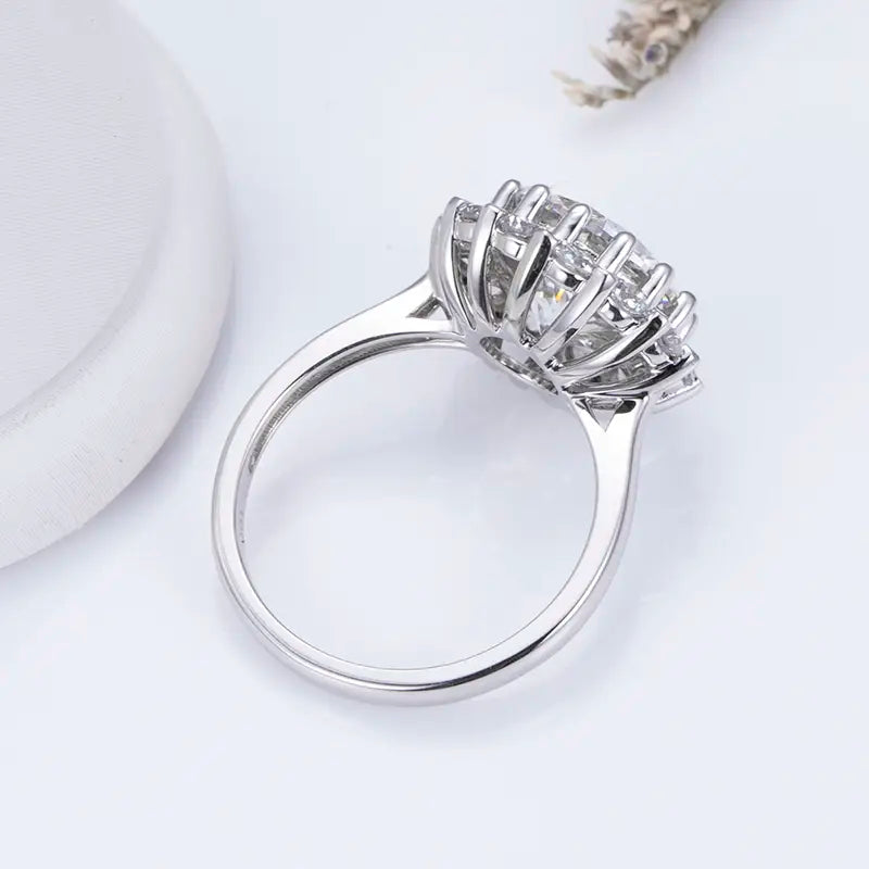 Eco-1113 Classic Halo Lab-Grown Diamond Ring in 18K White Gold – Custom Gift Band by Ecogemma