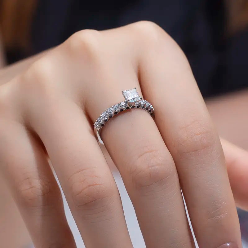 Eco-809 | 0.5ct DE VS2 Lab-Grown Diamond Ring in 18K White Gold By Ecogemma