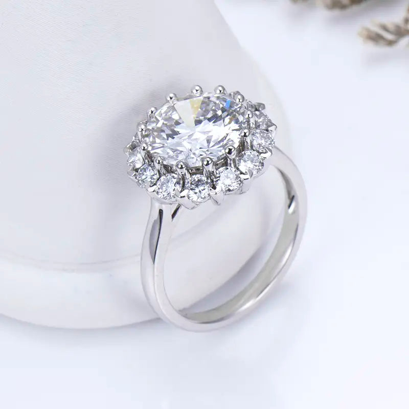 Eco-1113 Classic Halo Lab-Grown Diamond Ring in 18K White Gold – Custom Gift Band by Ecogemma