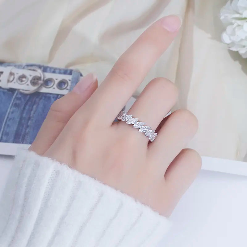 Eco-623 | 14K White Gold Marquise Diamond Ring with IGI Certification – Ecogemma