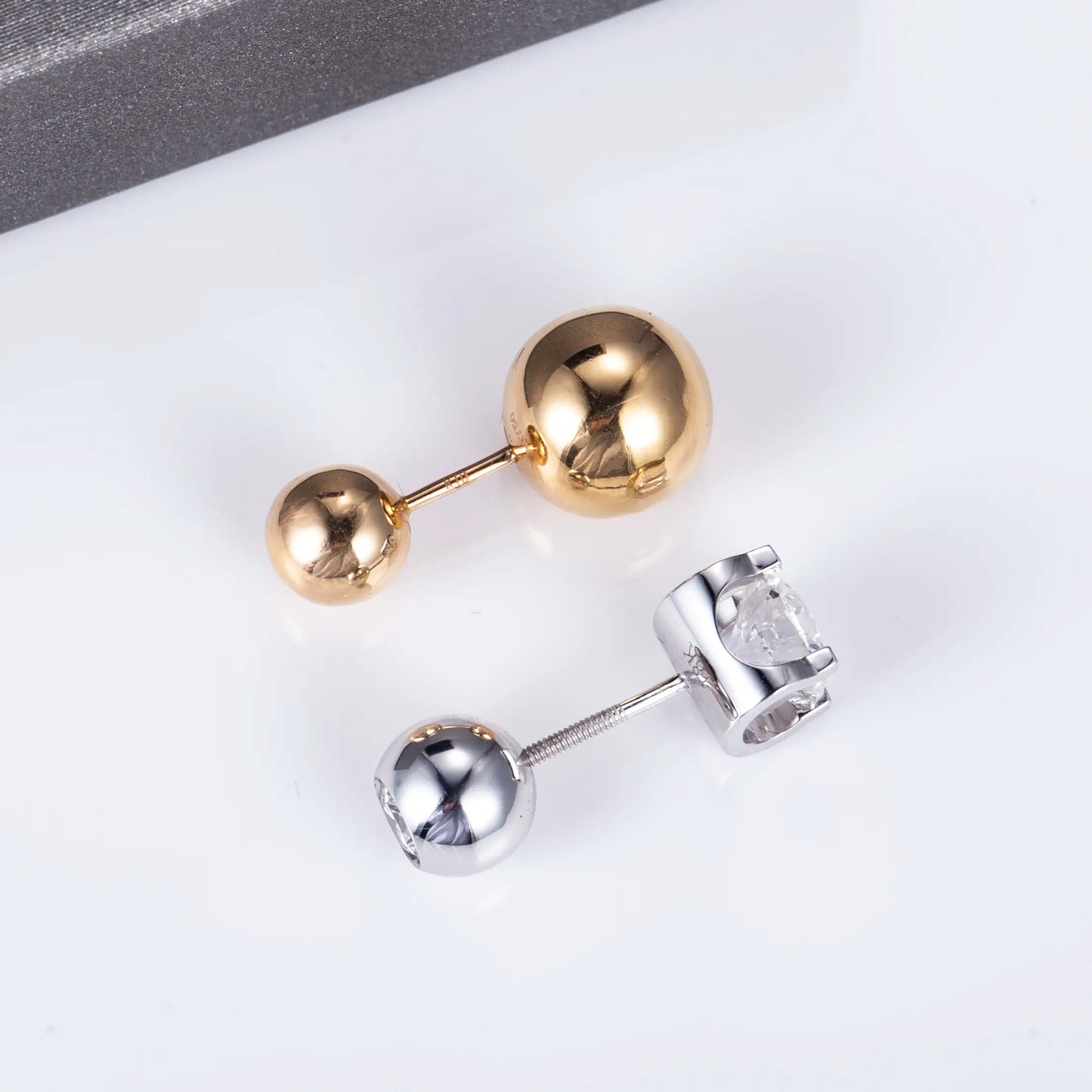 Ecoe-007 — The Pure Light Lab Diamond Stud Earrings