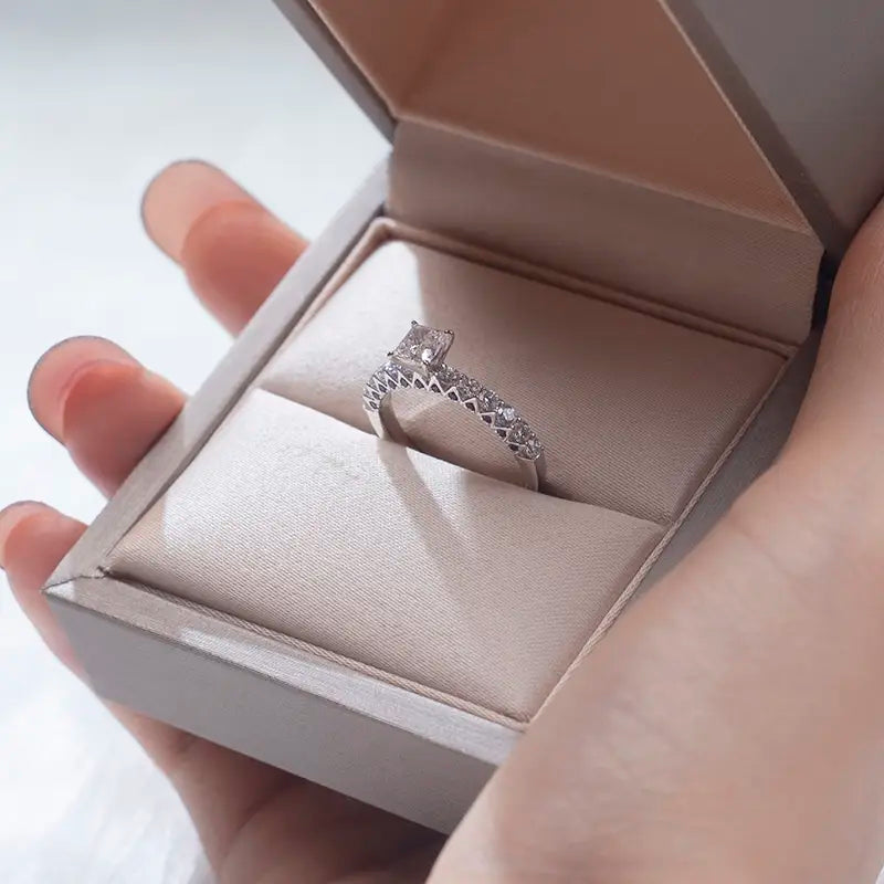 Eco-809 | 0.5ct DE VS2 Lab-Grown Diamond Ring in 18K White Gold By Ecogemma