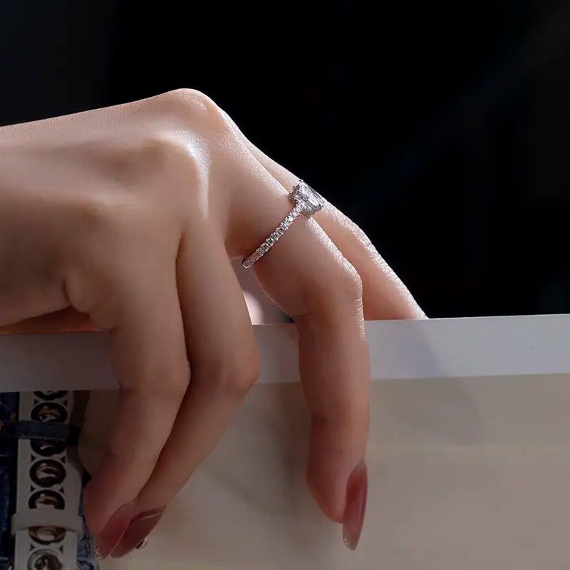 Eco-854 1CT VVS2 Lab-Grown Diamond Stackable Ring in 18K White Gold