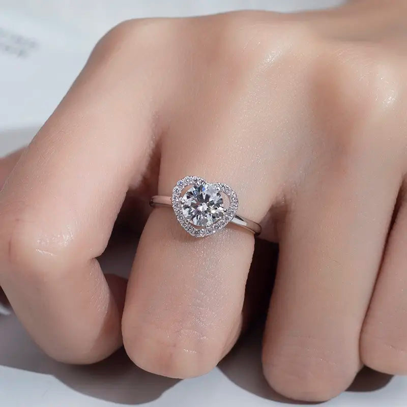 Eco-1108 “Heart For Love” 1CT D VS1 Lab-Grown Diamond Ring in 18K White Gold