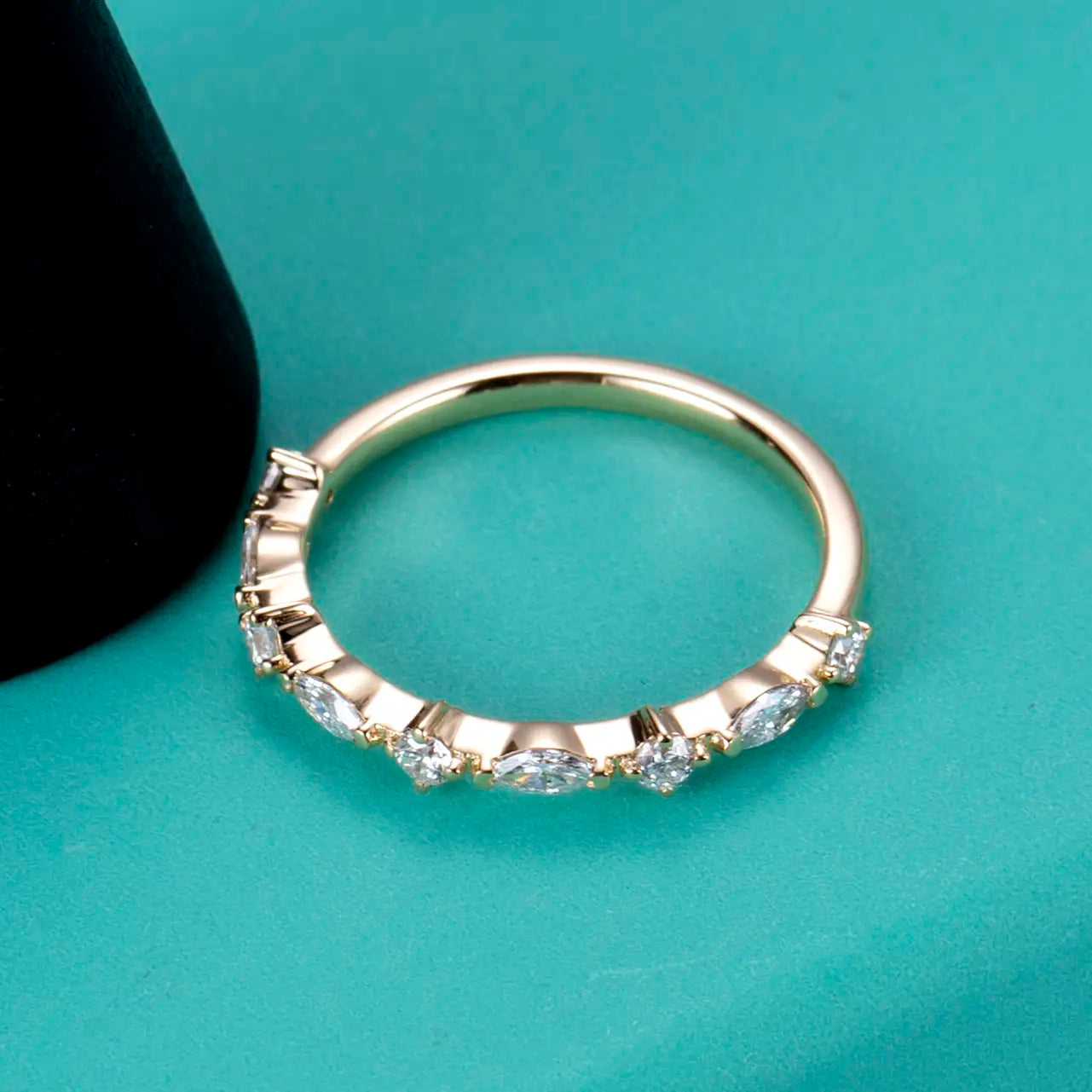 Eco-903 | 18K Gold Marquise Lab-Grown Diamond Ring (DEF/VS) – Ecogemma