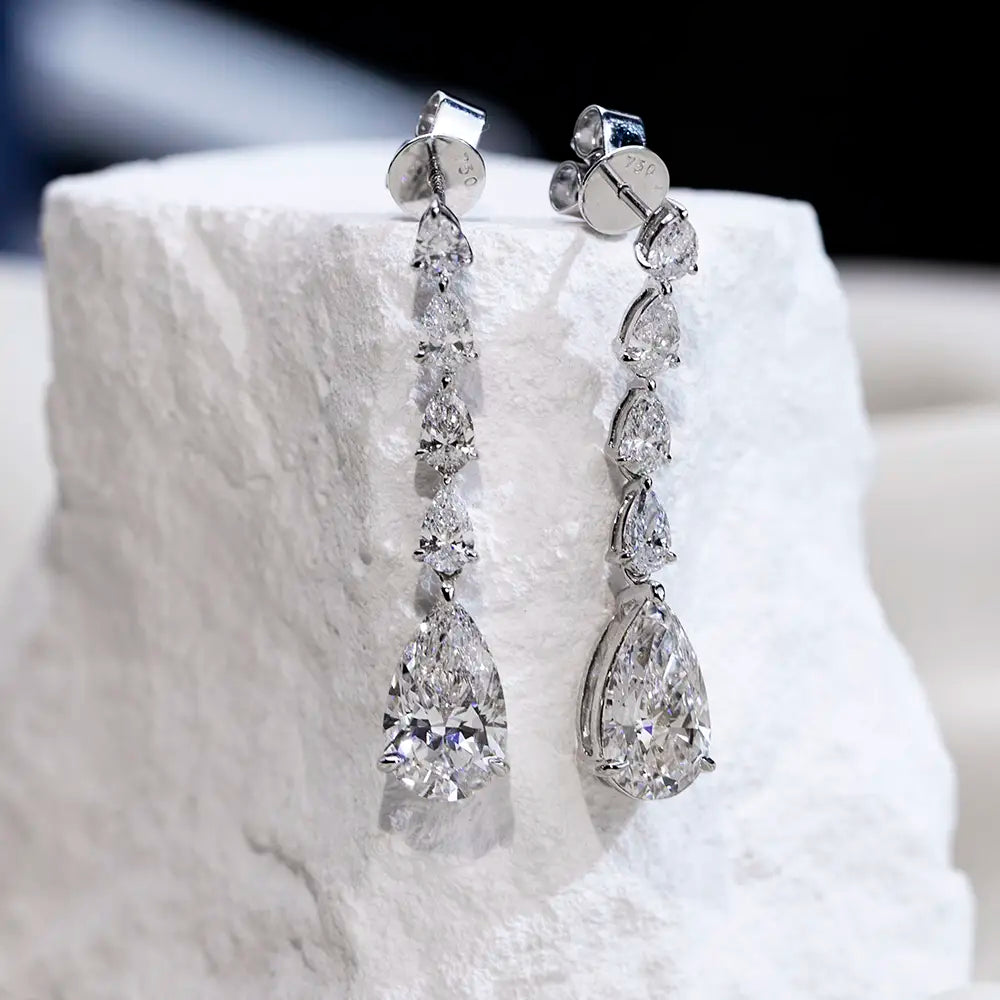 Ecoe-792 — The Cascade of Light Teardrop Diamond Drop Earrings