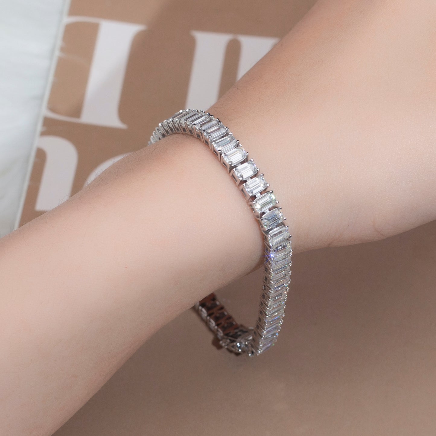 Eco-B560 | Emerald-Cut Lab-Grown Diamond or Moissanite Tennis Bracelet – 14K/18K Gold | IGI Certified – Ecogemma