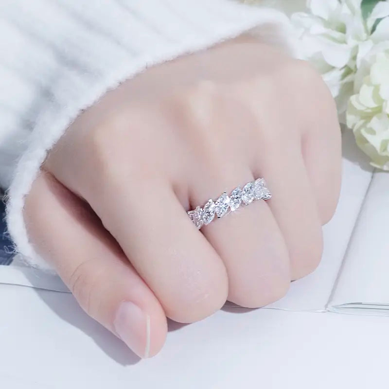 Eco-623 | 14K White Gold Marquise Diamond Ring with IGI Certification – Ecogemma