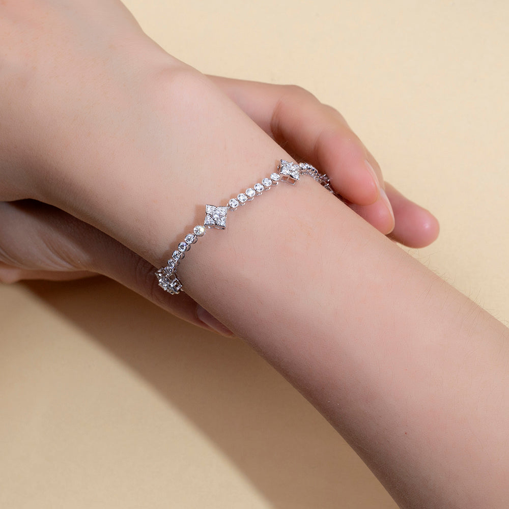 Ecob-641: プリズム・オブ・グレース – 18Kホワイトゴールド製ラボグロウンダイヤモンドブレスレット