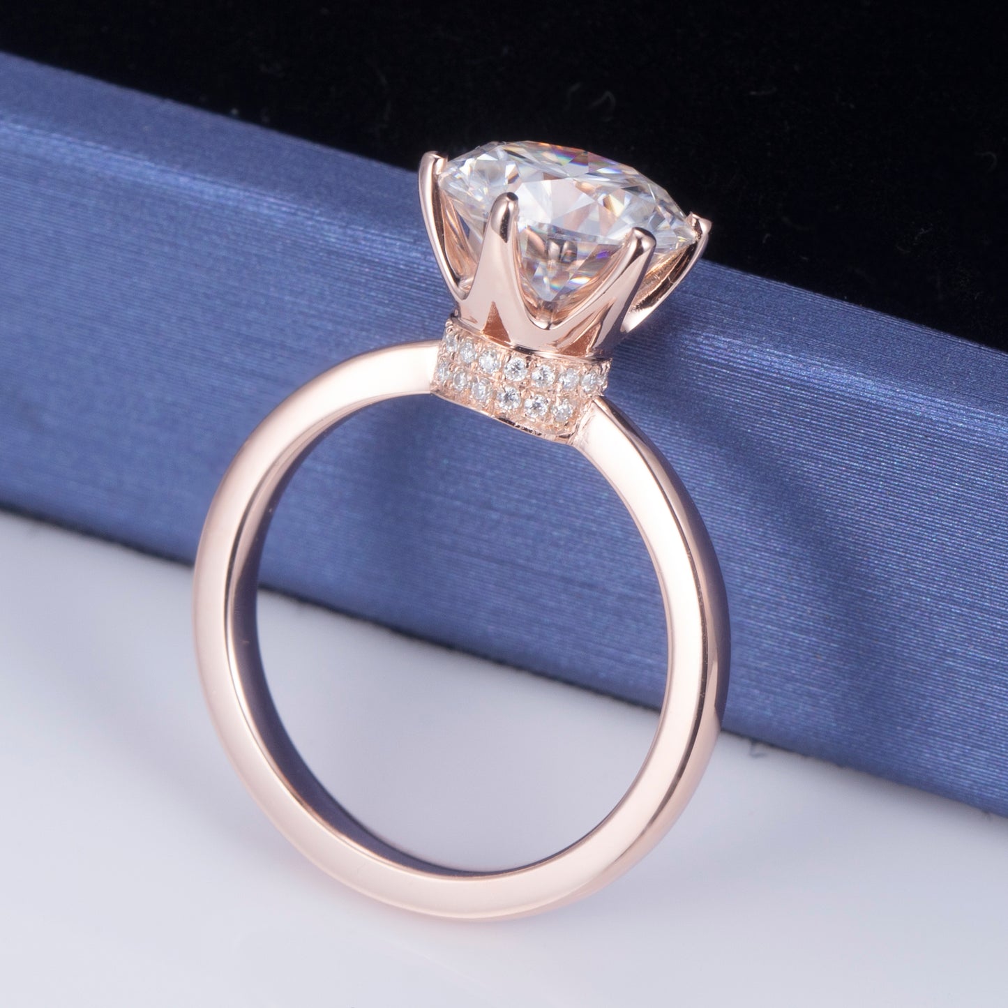 Eco-601: Llama del Solsticio – Anillo solitario de diamantes cultivados en laboratorio en oro rosa de 18 quilates 