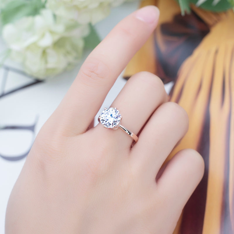 Eco-601: Llama del Solsticio – Anillo solitario de diamantes cultivados en laboratorio en oro rosa de 18 quilates 