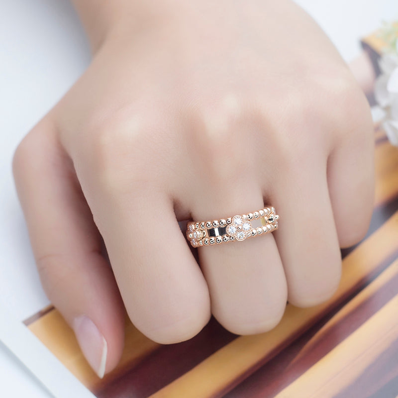 Eco-603: Jardín de Luz – Anillo floral con diamantes cultivados en laboratorio en oro rosa de 18 quilates 