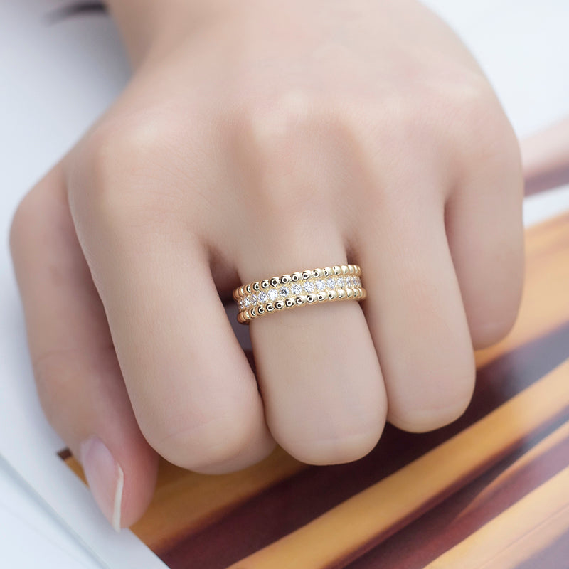 Eco-604: Ritmo Dorado – Anillo de canal de diamantes cultivados en laboratorio en oro de 18 quilates 