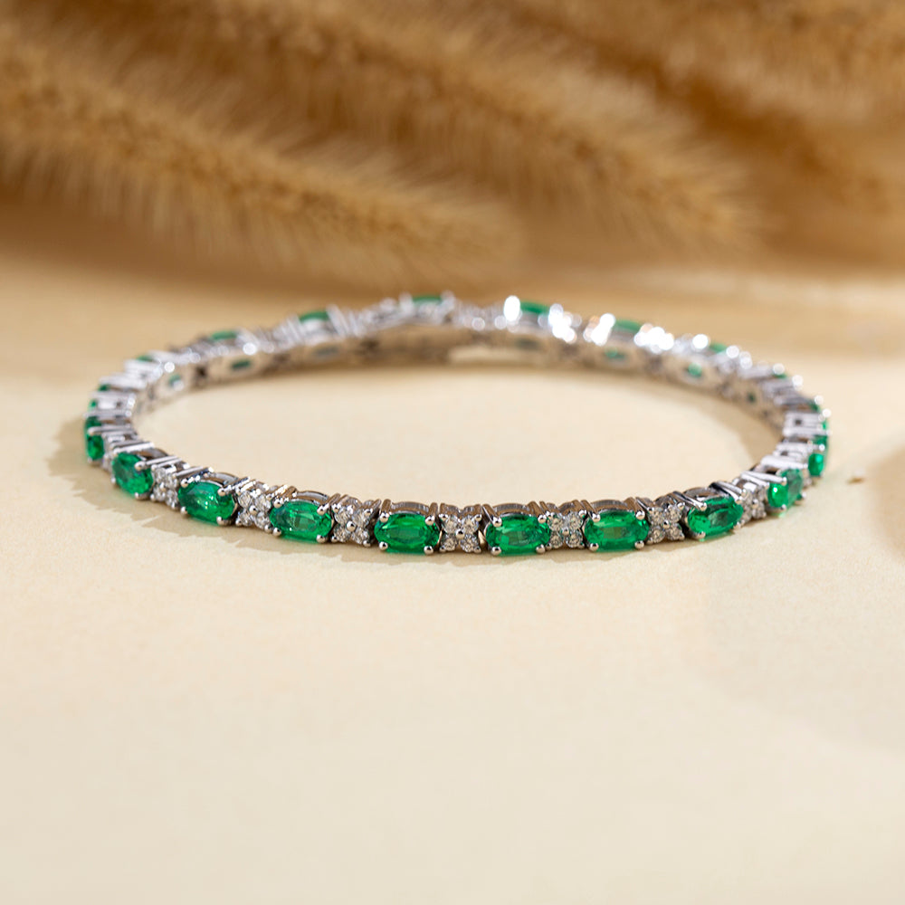 Ecob-627 | Emerald Reverie Halo Bracelet in 18K Gold