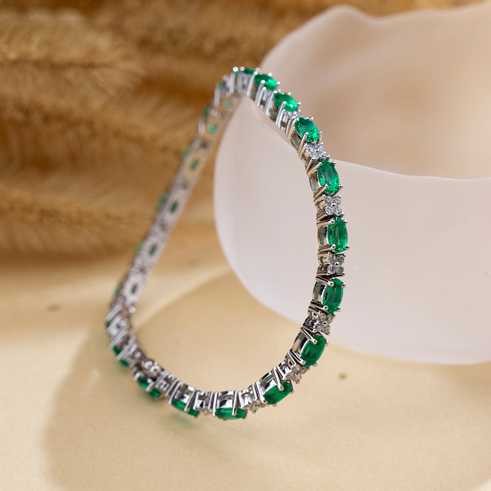 Ecob-627 | Emerald Reverie Halo Bracelet in 18K Gold
