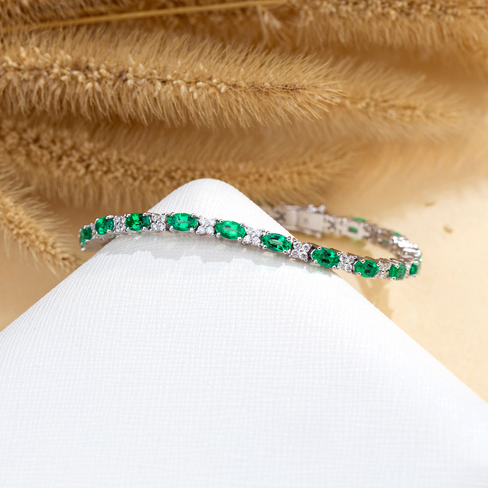 Ecob-627 | Emerald Reverie Halo Bracelet in 18K Gold