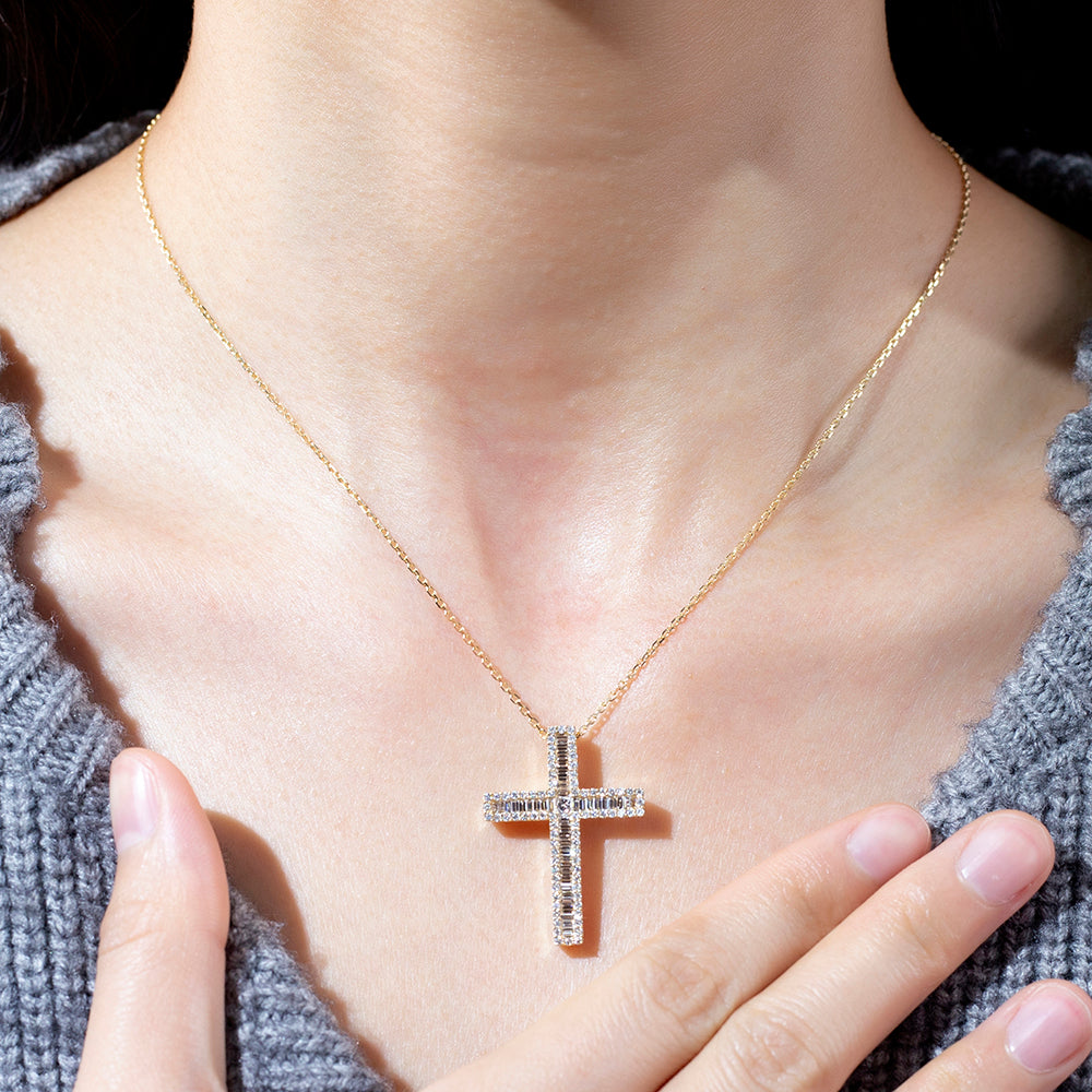 Econ-892 — The Radiant Creed Lab Diamond Cross Pendant