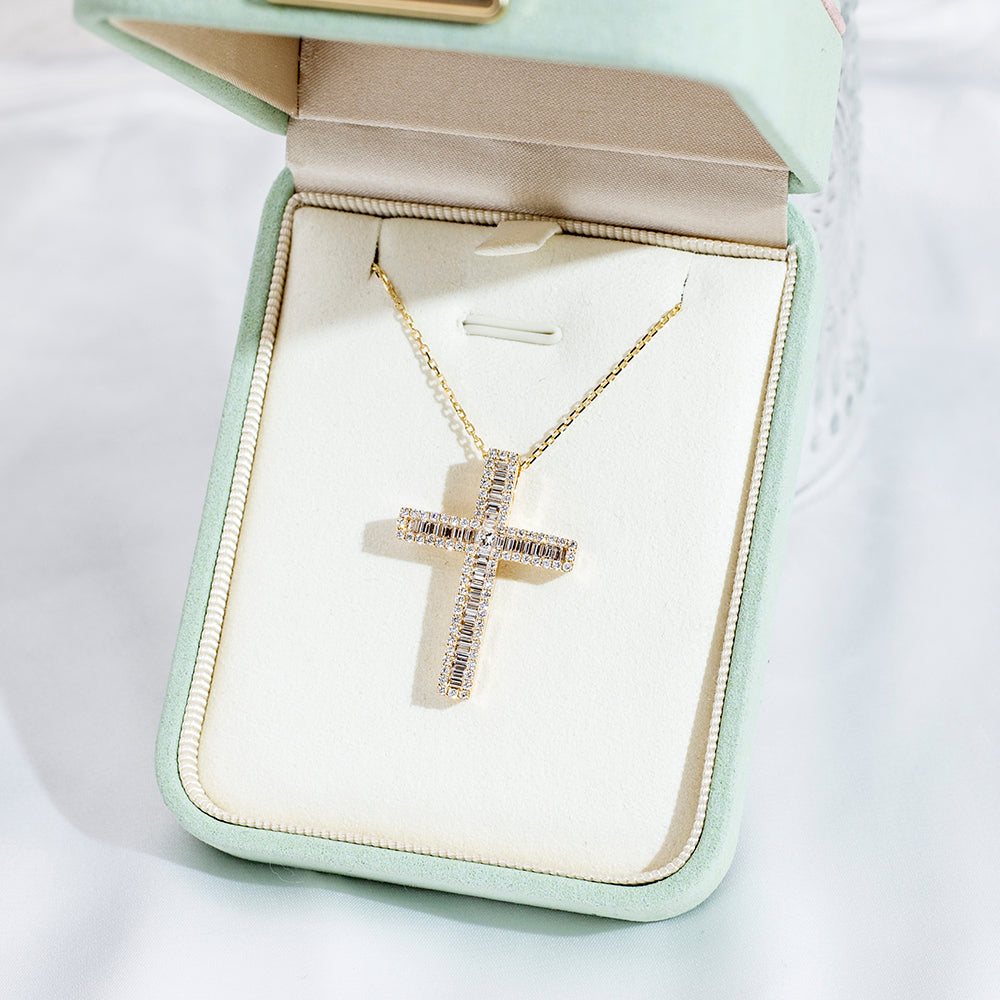 Econ-892 — The Radiant Creed Lab Diamond Cross Pendant