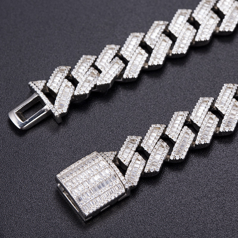 Ecogemma Ecoc-454: Ice-Out Moissanite Cuban Link Chain in Platinum-Toned Precision