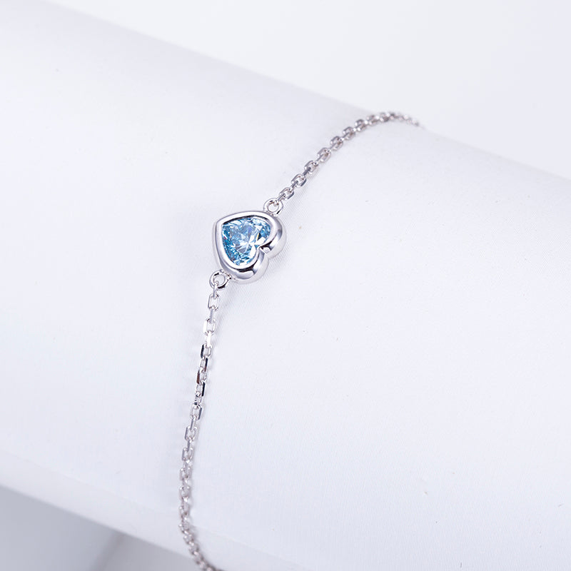 Ecob-601 | Heartlight Lab Sapphire Charm Bracelet in 18K Gold