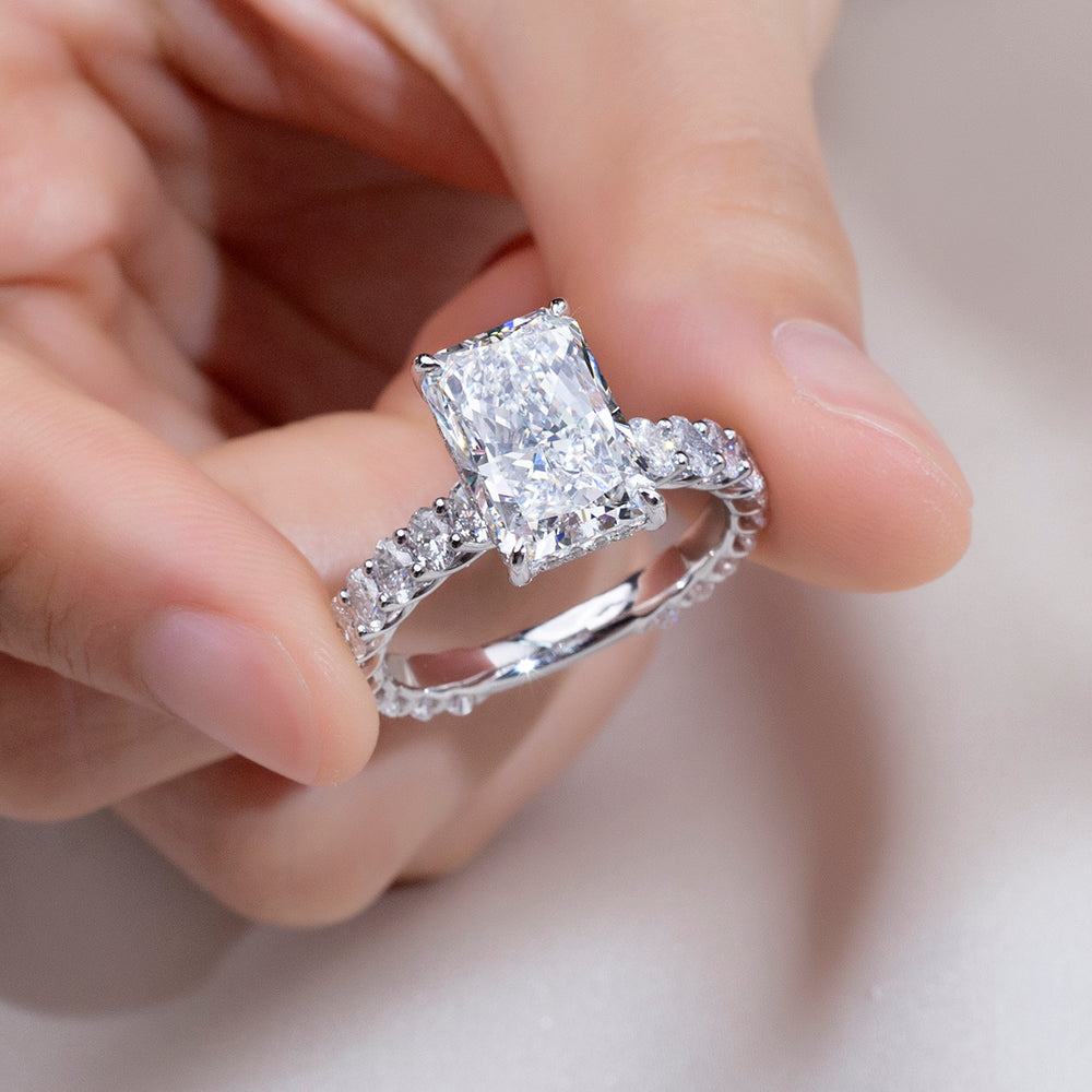 Eco-1832: Radiant Promise – Lab-Grown Diamond Engagement Ring in 18K White Gold