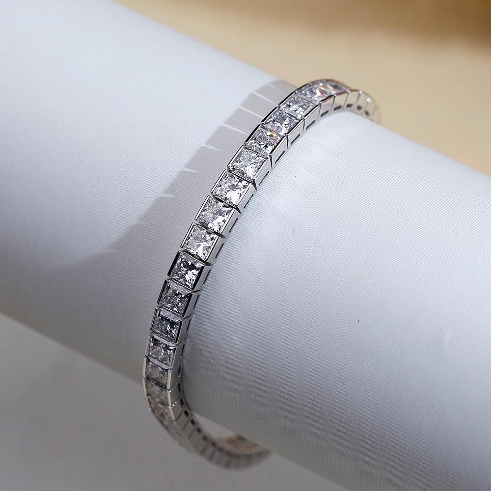 Ecob-623 | Lattice Radiance Lab Diamond Bracelet in 18K Gold