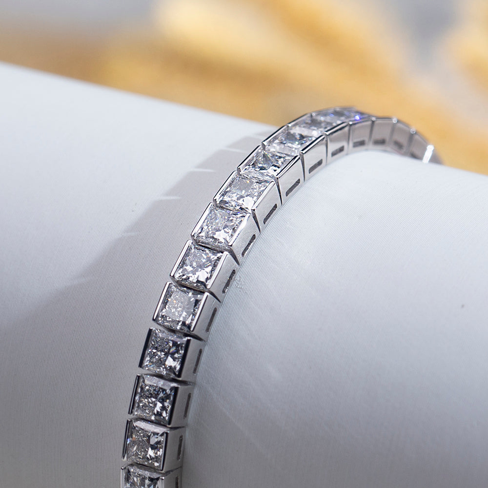 Ecob-623 | Lattice Radiance Lab Diamond Bracelet in 18K Gold