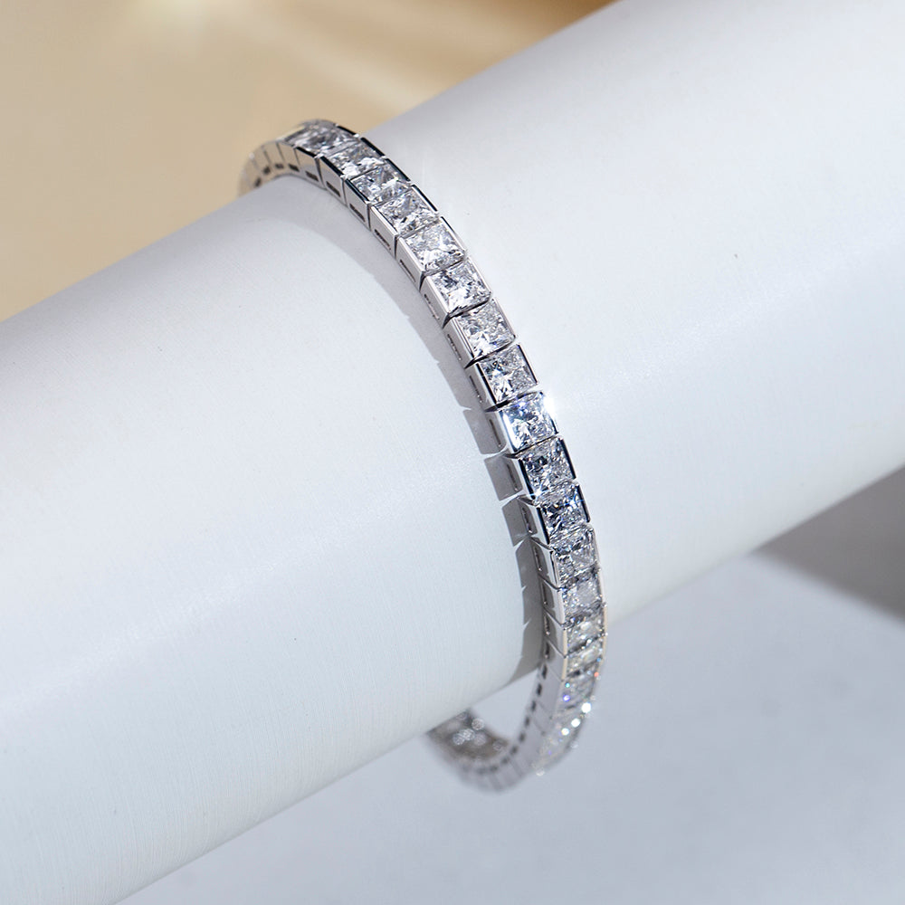Ecob-623 | Lattice Radiance Lab Diamond Bracelet in 18K Gold