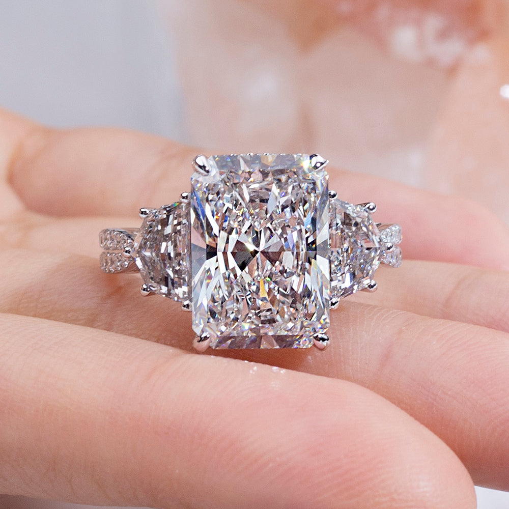 Eco-1875: Radiant Majesty – Lab-Grown Diamond Statement Ring in 18K White Gold